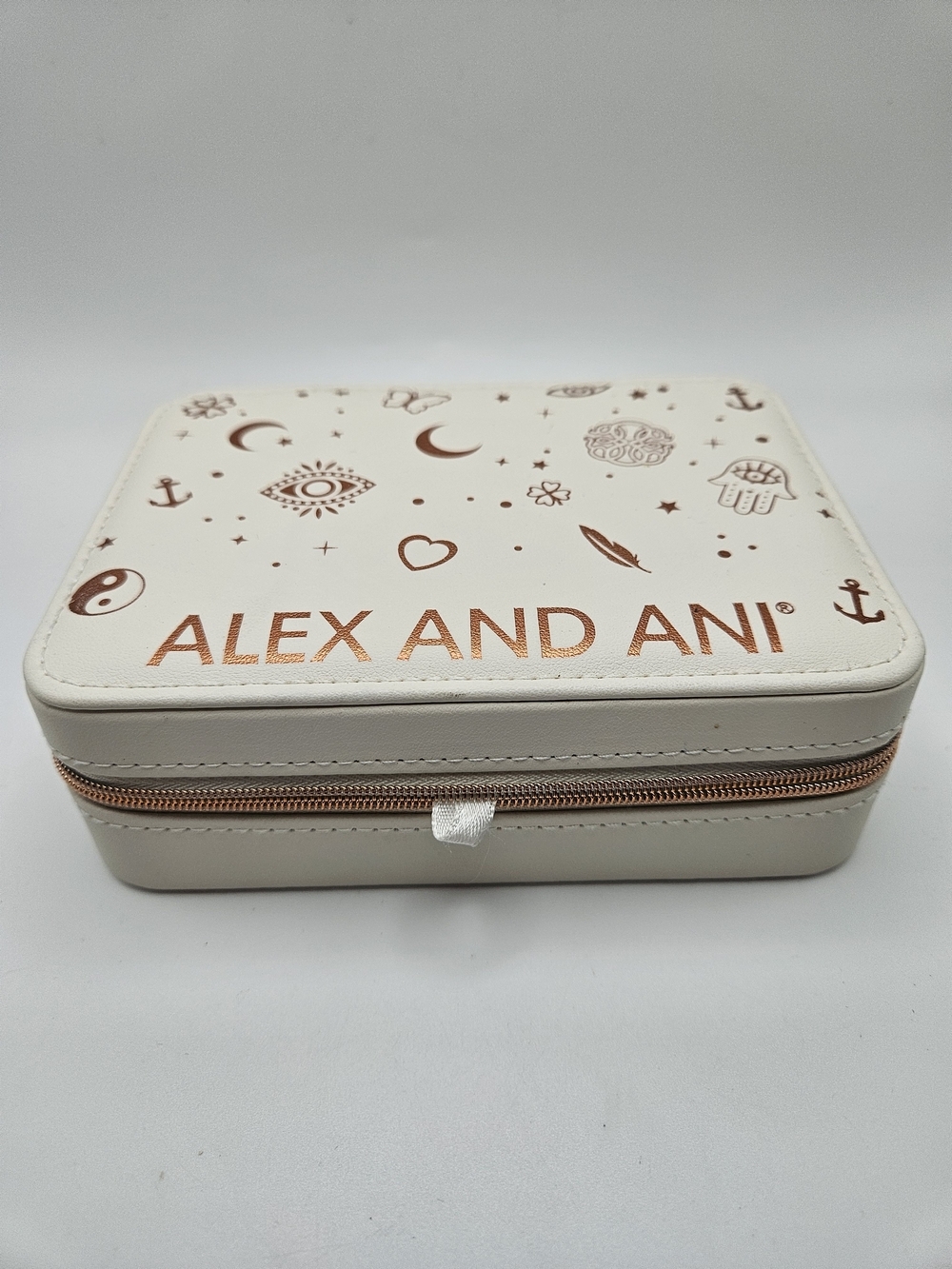 Alex and Ani Symbols Jewelry Travel Case Cream Faux Leather Compartments